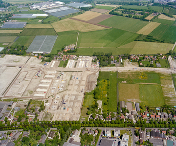 840481 Luchtfoto van een gedeelte van het bouwterrein voor de nieuwbouwwijk Langerak te De Meern (gemeente Vleuten-De ...